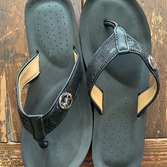 Michael Kors black glitter flip flops - Picture 5 of 7